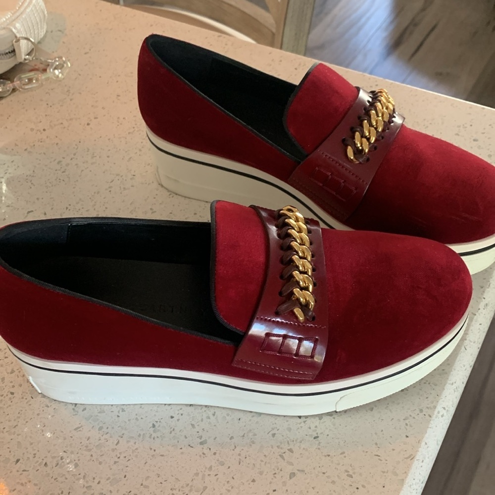 Stella Mc Cartney velvet raspberry' red velvet wedge with gold chain size 39 - Picture 6 of 16
